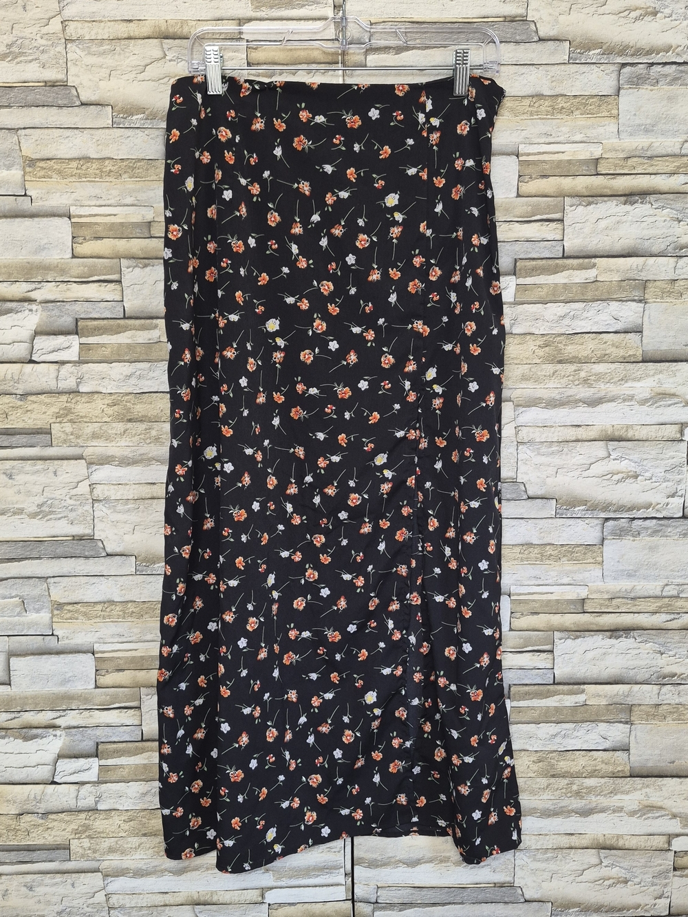 SHEIN Maxi Skirt Women's Size L 8/10 Black Floral Slit Flowy Bohemian Casual